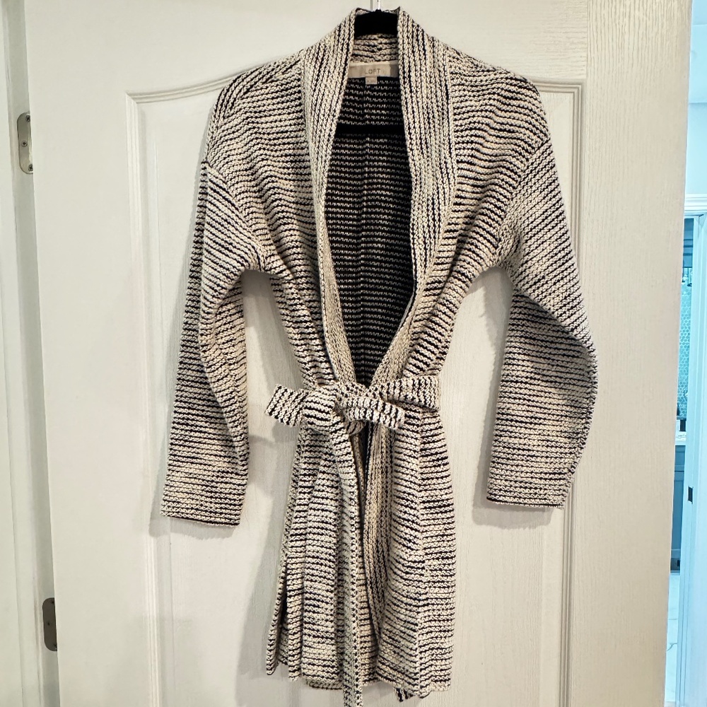 LOFT Black & White Textured Belted Sweater Robe – Size M